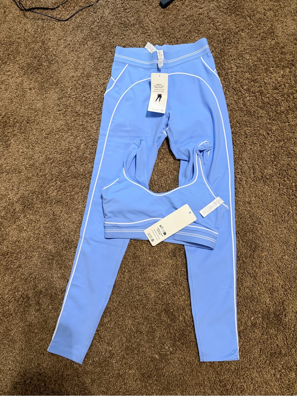 Alo Light Blue Active Leggings with Matching Sports Bra - Picture 2 of 2